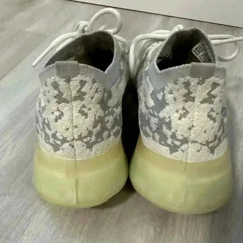 Adidas Yeezy Boost 380 ‘Alien’ Sneakers Size 7 Mens Gray White Primeknit - Picture 4 of 8